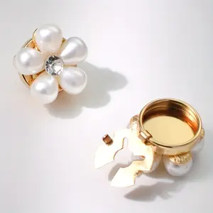 1pc Luxury Five-Petal Flower Button Cover - A Must-have for Casual Attire, Perfect for Shirts and Dresses. A Fashion Accessory Essential for Holidays and Special Occasions. A Great Gift for Parents or Boyfriends/girlfriends.