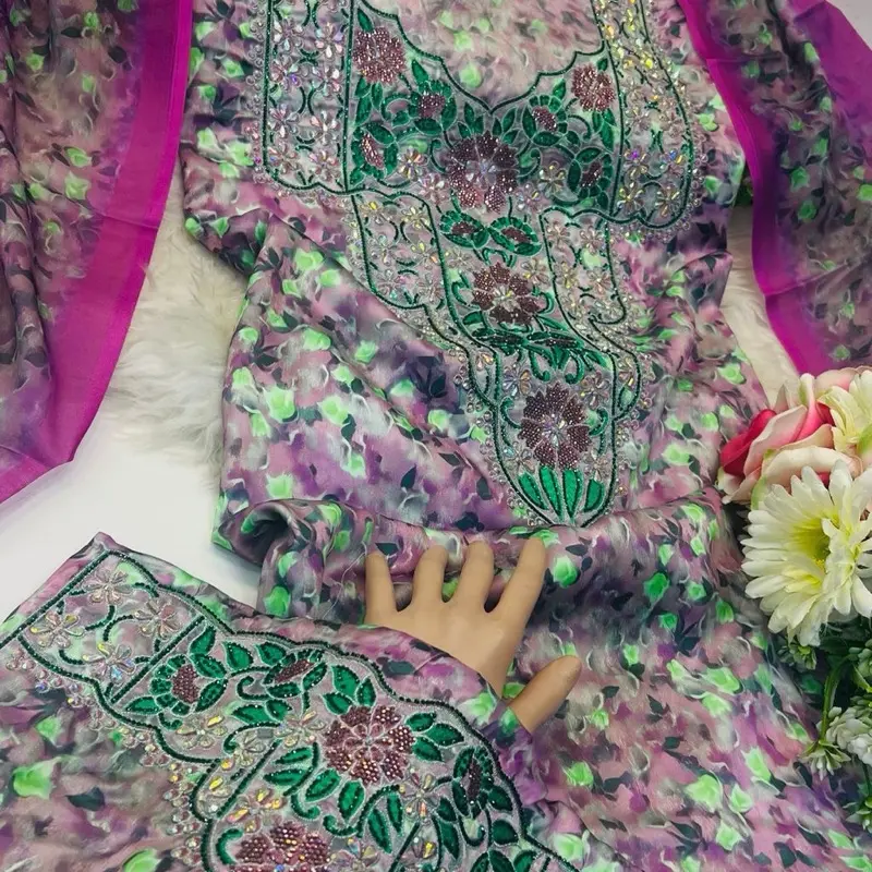 Mukhawar dress Pearl Embellished Mukhawar dress Pearl Embellished