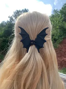Bat designed hair claws, Flat Claw Clips, punk style hair accessories, Halloween themed hair accessory parties, suitable for holidays, daily outfits. A cool gift for alternative fashion enthusiasts, a delightful little gift