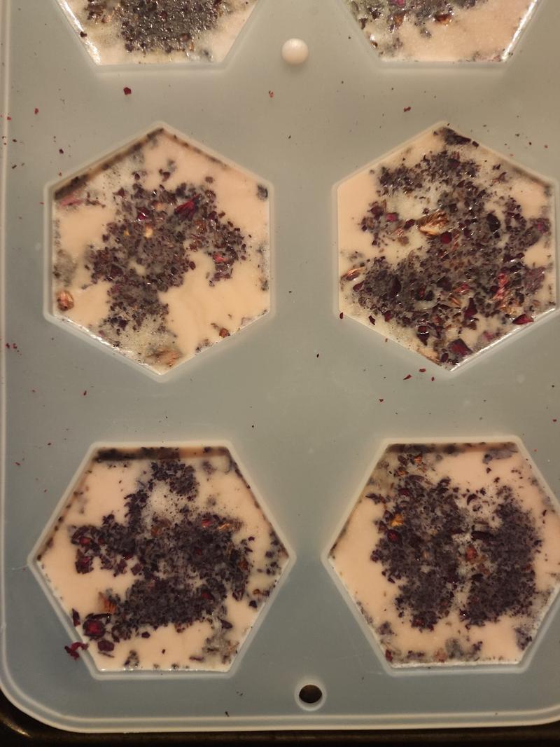 Handmade Soap - Natural Ingredients, Soft Texture, Ideal for All Skin Types, Aroma Experience, Made with Care and Respect