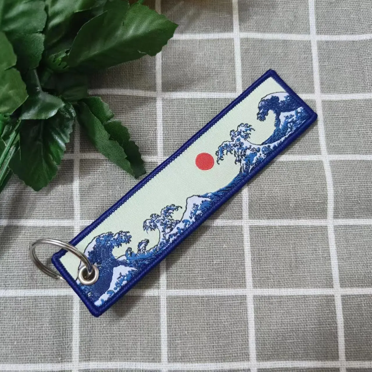 Embroidery Wave Pattern Car Keychain, Key Rings For Car Keys, Keyring, Portable Decorative Keychain for Car Key, Stylish Keychain, Car Interior Decoration Accessories for Men & Women, Charm, Key Chain Decorations, Keychain Accessory