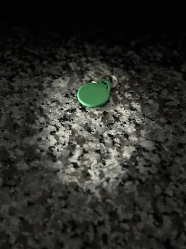 Smart Keychain by Linkify Luxe (Touch for Social Connect)