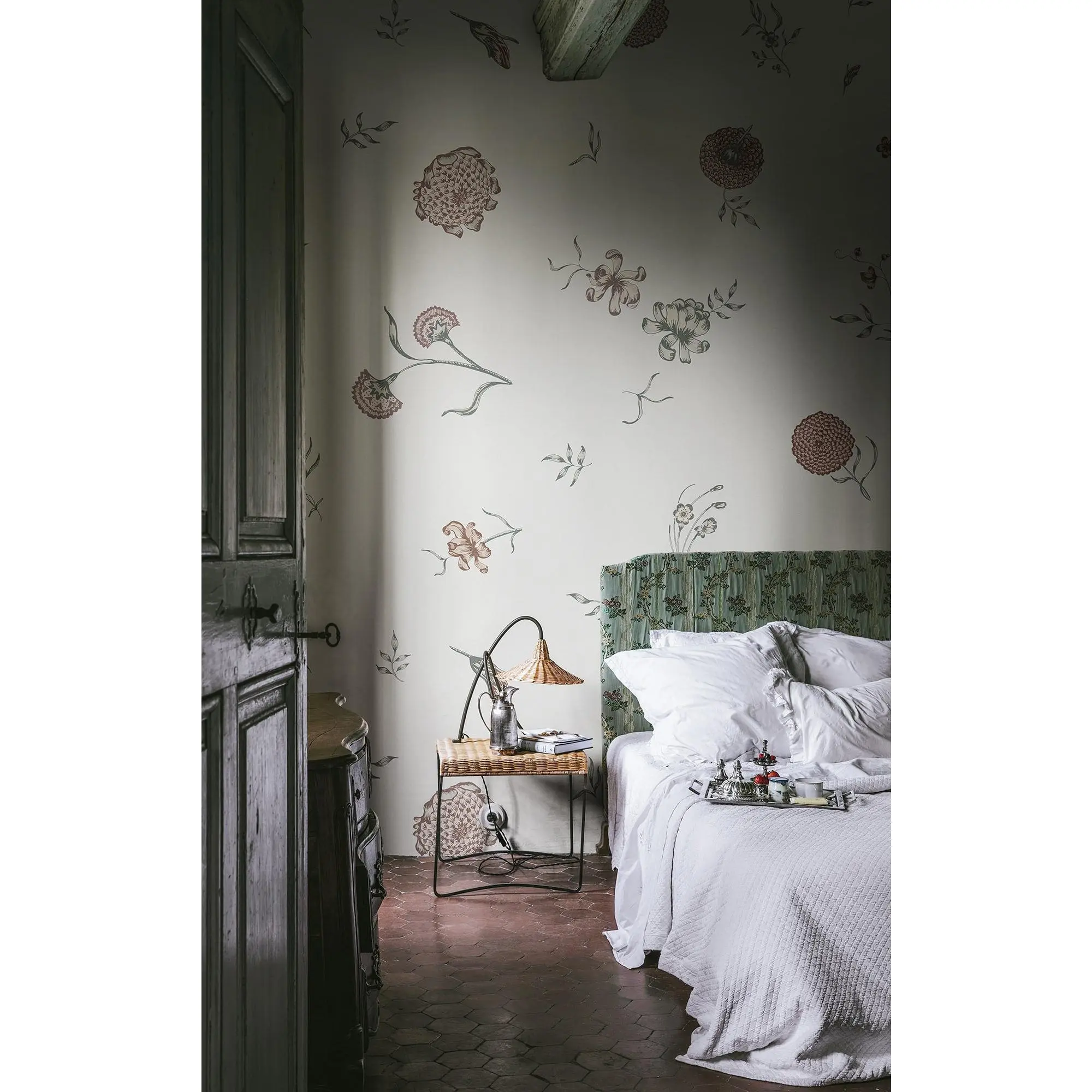 Flower Fall, Pearl Wallcoverings | Rebel Walls