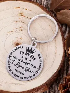 2 pieces of keychains for my son. This is a motivational birthday gift from my parents to my son.