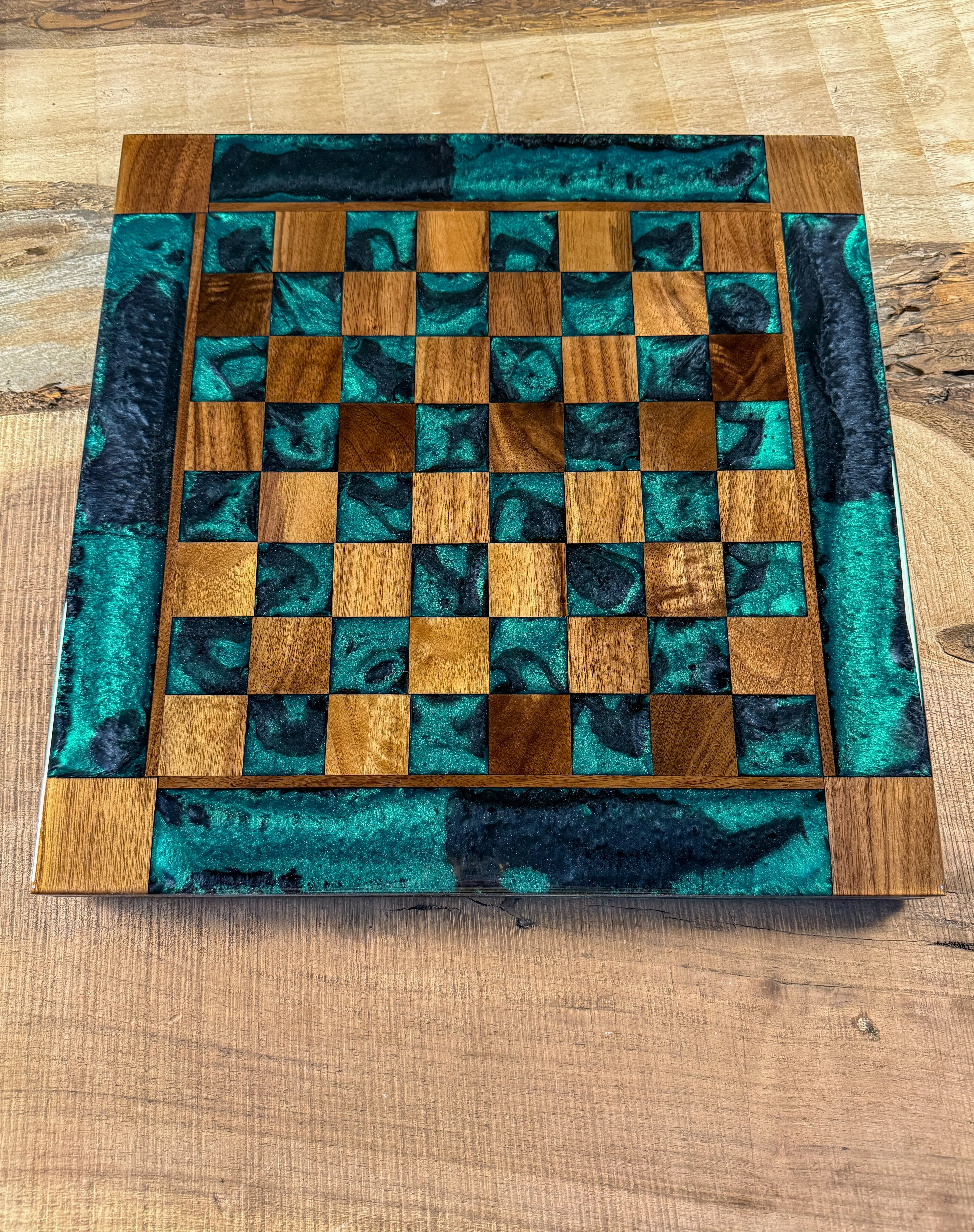Emerald Black Onyx Walnut Chess Board (Chess Set Included)