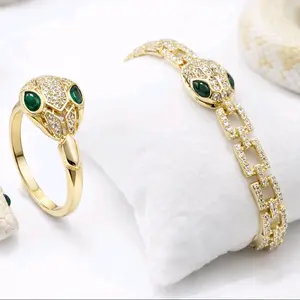 Anillos y pulsera de serpientes . Elgantes .Laminado de alta calidad