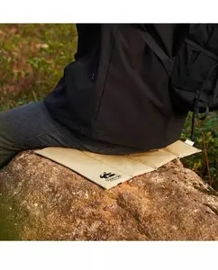 Portable Outdoor Folding Sit Pad - Lawn Moisture-Proof & Cold-Insulated Mat, Travel-Friendly Camping and Hiking Anti-Dirt Ground Sheet, Beach Heat-Resistant Cushion, Lawn Damp-Proof Pad, Waterproof Picnic Mat for Mountaineering and Camping.