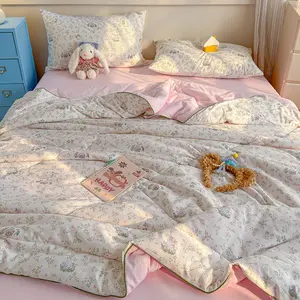 Pink Floral Print & Forest Bunny Pattern Summer Lightweight Quilt Ultra-soft and skin-friendly air-conditioning blanket, summer cooling quilt Ideal for summer use in bedrooms, offices, beds, living rooms, and home relaxation Floral Coverlet Bedding