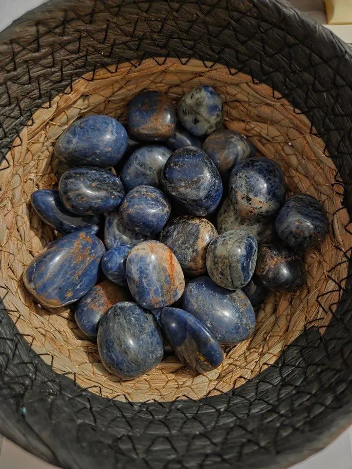 Sodalite Tumbles - Polished Stones for Home Ornament & Mental Clarity - Activate Throat Chakra for Creativity & Problem Solving Skills