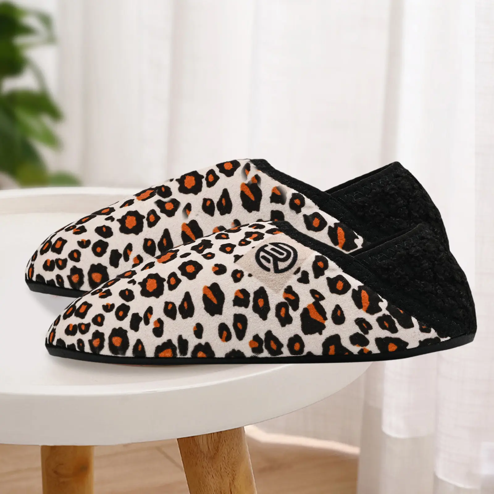 Lumubby Women's Leopard Print Slippers, Cozy Fleece Ankle Slip-On House Shoes, Lightweight and Breathable for Bedroom or Travel, Animal Design Women's Fashion Slippers, Breathing Feature Women's Fashion Slippers