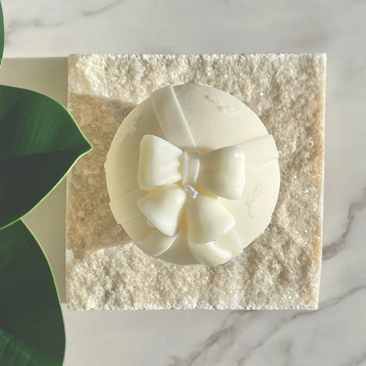 Christmas Ball Candle, , Christmas Gift Candle, Holiday Candles, Handmade Scented Candle, Home Decor, Aesthetic Gift candle.