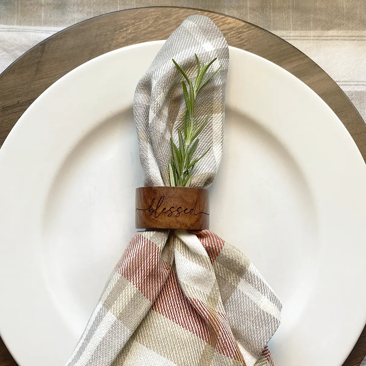 Personalized laser engraved wooden napkin rings or napkin holder for Thanksgiving and Christmas table decor- custom wedding place setting decor - housewarming gift - engagement gift - custom tableware napkin rings
