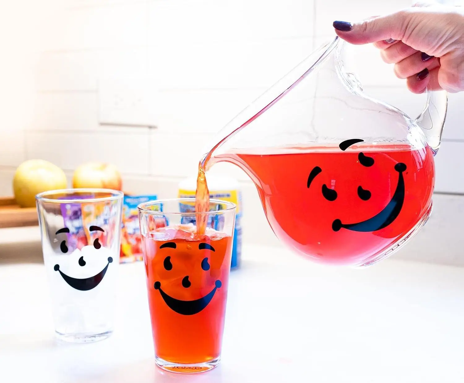 ToynK Official Licensed Kool-Aid Man Smiling Face 64oz Round Rigid Glass Pitcher & 2x16oz Pint Glasses Set - Hand Wash Kitchen Drinkware, Beverage Dispenser for Water/Iced Tea - Home Essentials, Nostalgic Gifts