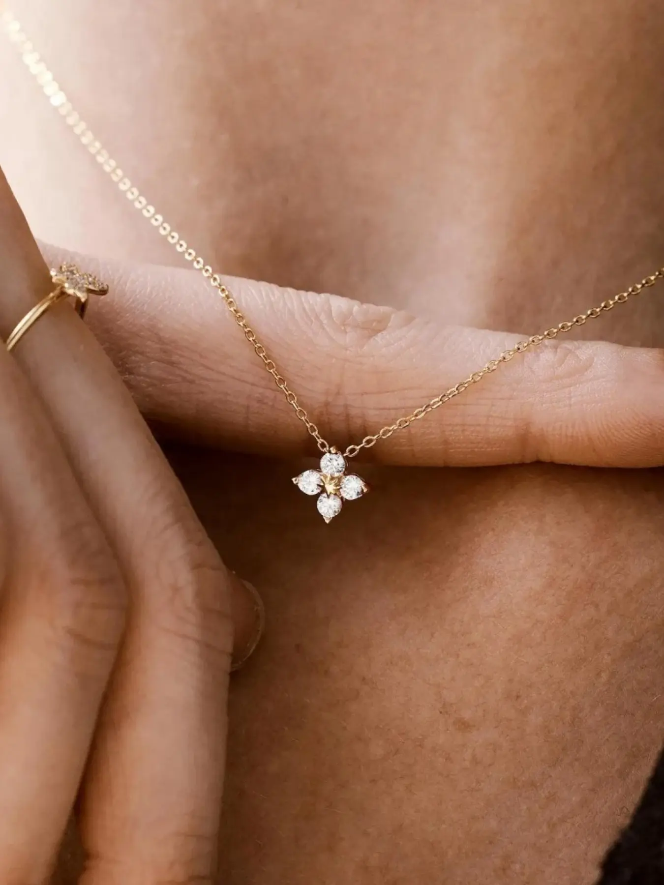 1 Piece Simple and Elegant Four-Leaf Clover Cubic Zirconia Pendant Necklace, a Delicate and Stylish Dainty Minimalist Design Jewelry Accessory for Women, Perfect Gift for Daily Wear, Cubic Zirconia Necklaces Minimalist Chain Jewelry Gifts