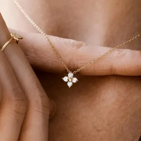 1 Piece Simple and Elegant Four-Leaf Clover Cubic Zirconia Copper Pendant Decorative Necklace, a Delicate and Stylish Dainty Minimalist Design Accessory for Women, Perfect Gift for Daily Wear, Cubic Zirconia Necklaces Minimalist Chain Jewelry Gifts