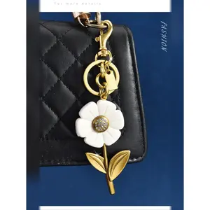 Women's Fashion Sunflower Keychain Pendant, New Year Bag Charm Accessory, Stylish Statement Piece for Bags & Clothes