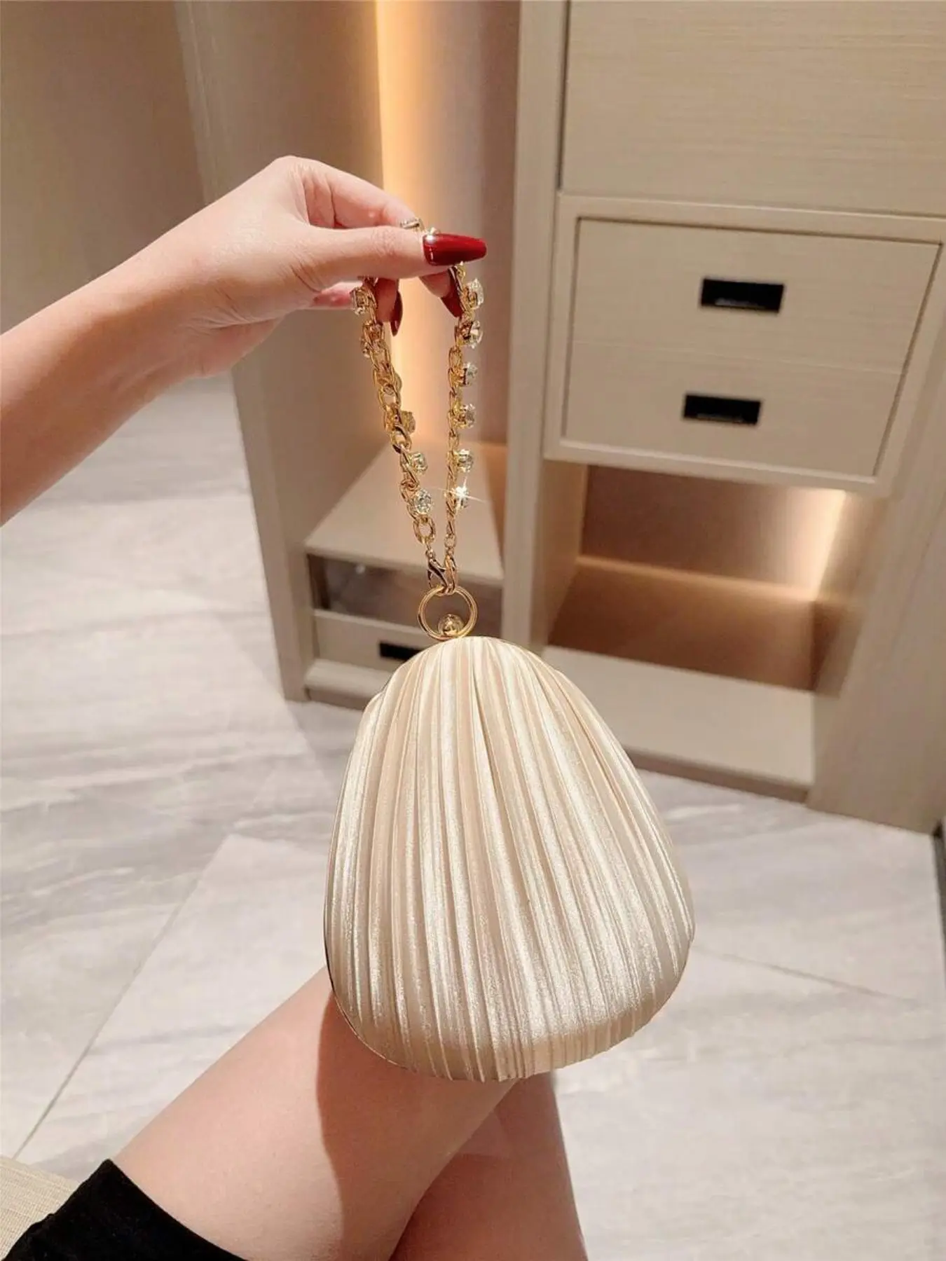 New Women's Satin Pleated Evening Bag, Bridal Wedding Party Handbag, Crossbody Bag, Evening Chain Purses, Fashionable Versatile Purse, Perfect for Weddings, Events, Parties, Best Gift for Women