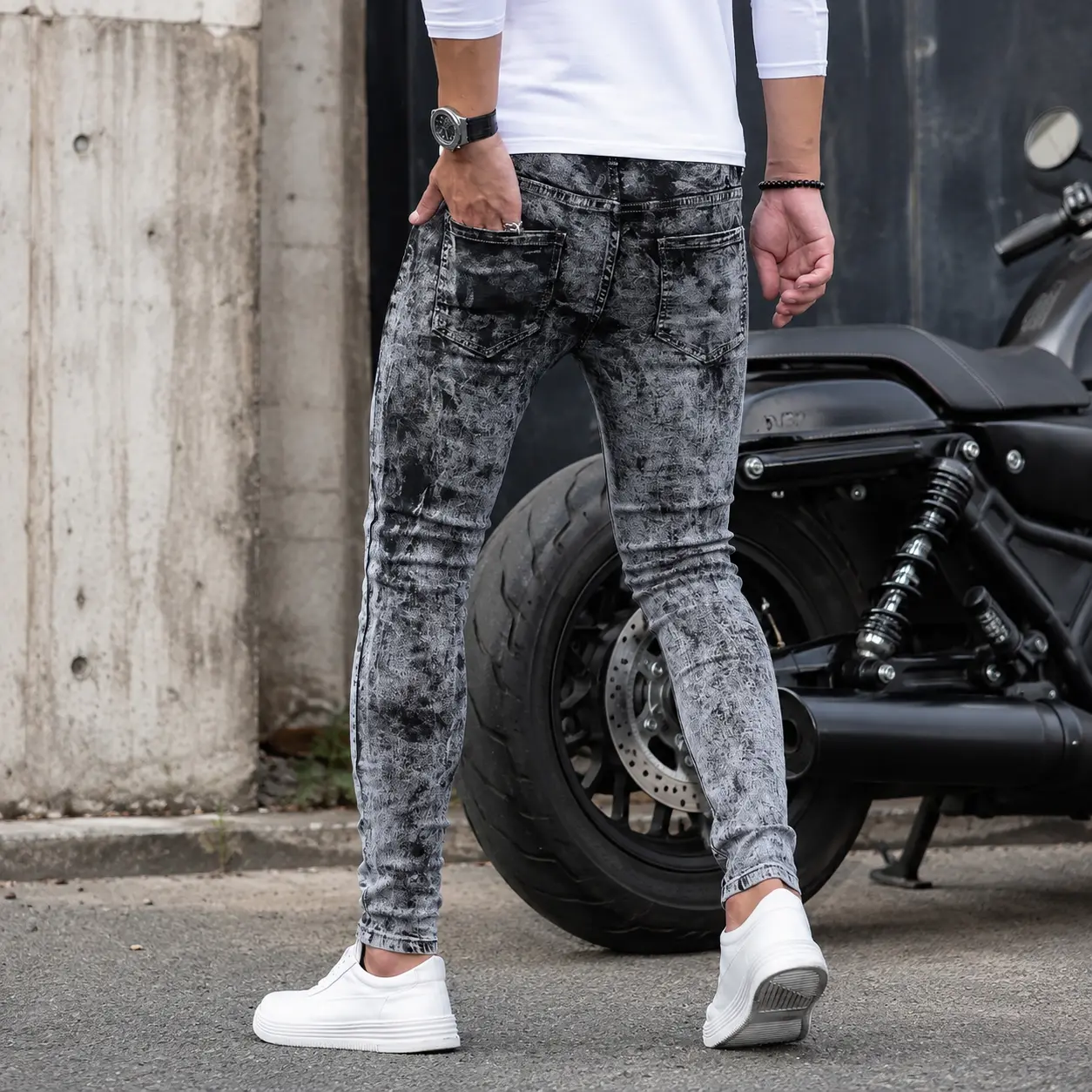 Men’s Vintage Washed Ripped Jeans, Slim Tapered Gray Denim Pants with Distressed Knee Design, Casual Y2K Streetwear Jeans for Men
