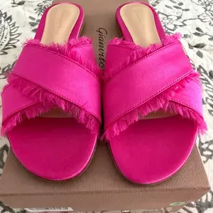 Gianvito Rossi Pink Velvet Fringe sandal slides for Women size 9 - Comfortable & Stylish Summer Footwear