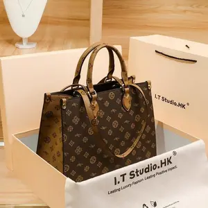 Girls' fashionable shoulder bags are suitable for daily work commuting and weekend outings.