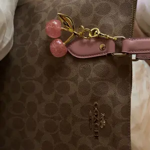 Cute Cherry Design Sparkly Bag Charm, Fashionable Bag Keychain for Women & Girls, Trendy All-match & Exquisite Bag Charm for Birthday Gift, Purse Accessories