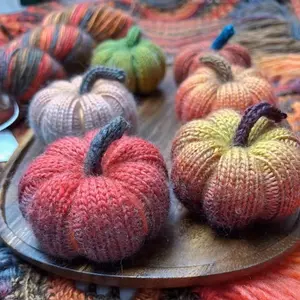 Handmade Witch Halloween Gradient Crochet Pumpkin For Indoor Garden Outdoor Decorations Gift Toptable For Halloween Party halloween ornament