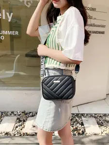Women's Small Square Crossbody Shoulder Bag, Casual Crossbody Bags, Crossbody Shoulder Purses, Fashionable Practical Phone and Wallet Storage, Available in Four Colors, Perfect for Daily Use
