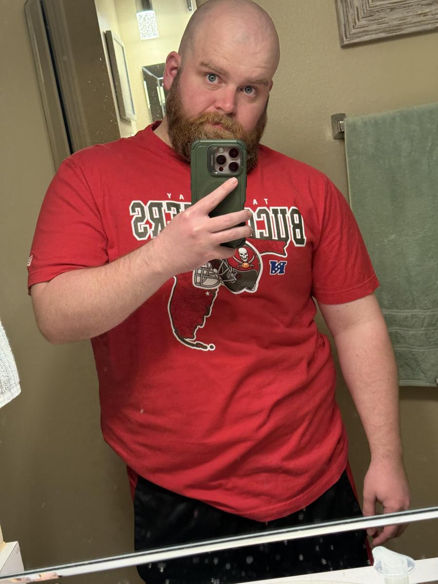 Item: Green, iPhone 16 pro