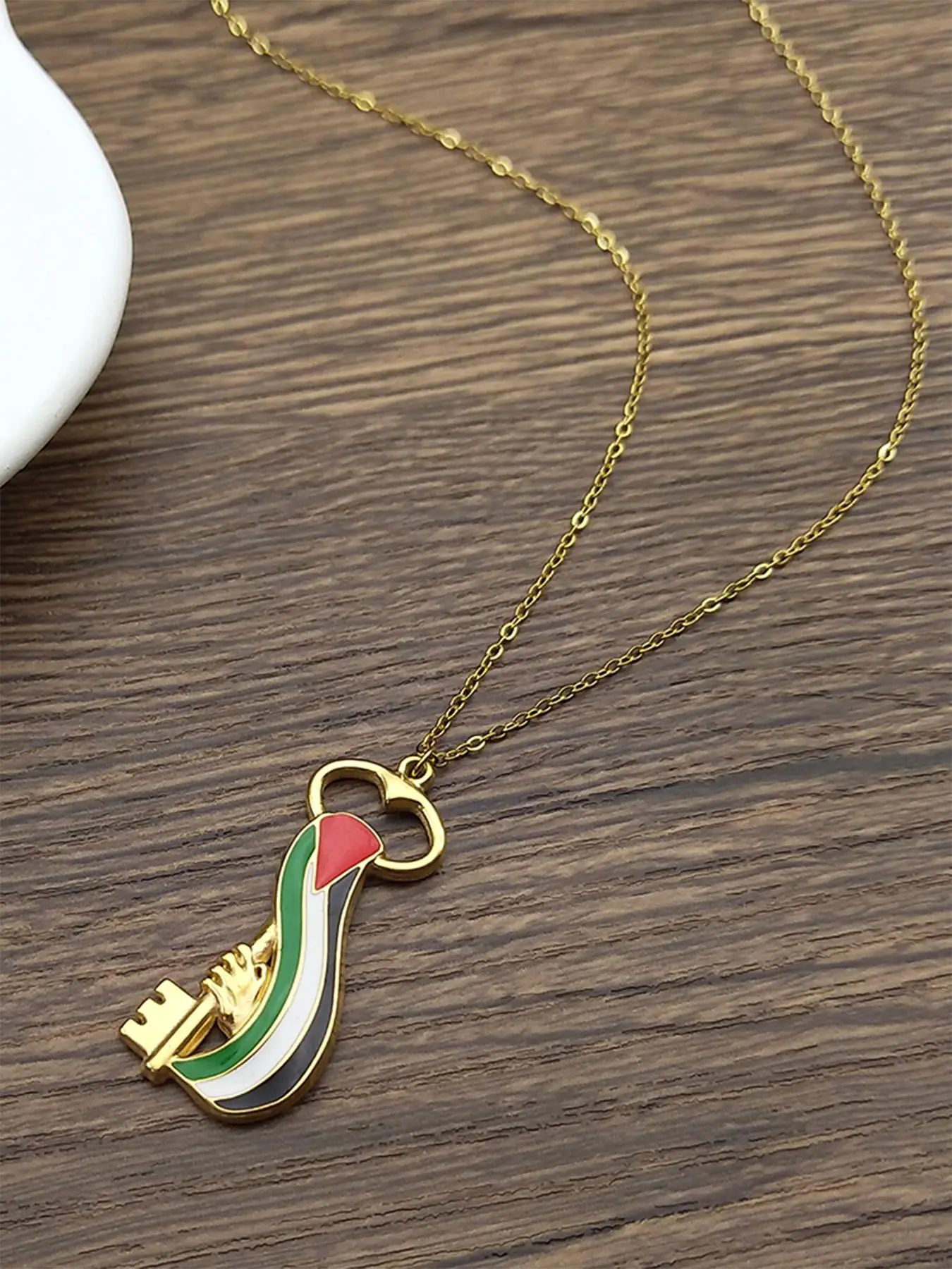 Arabic Palestine Map Flag Key Hand Necklace for Women Men Stainless Steel Enamal Gold Color Chain Key Pendant Necklace Durable Fashion Accessory
