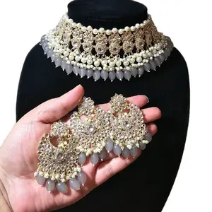 Desi Bollywood Indian Pakistani kundan choker, earrings, mangtikka set