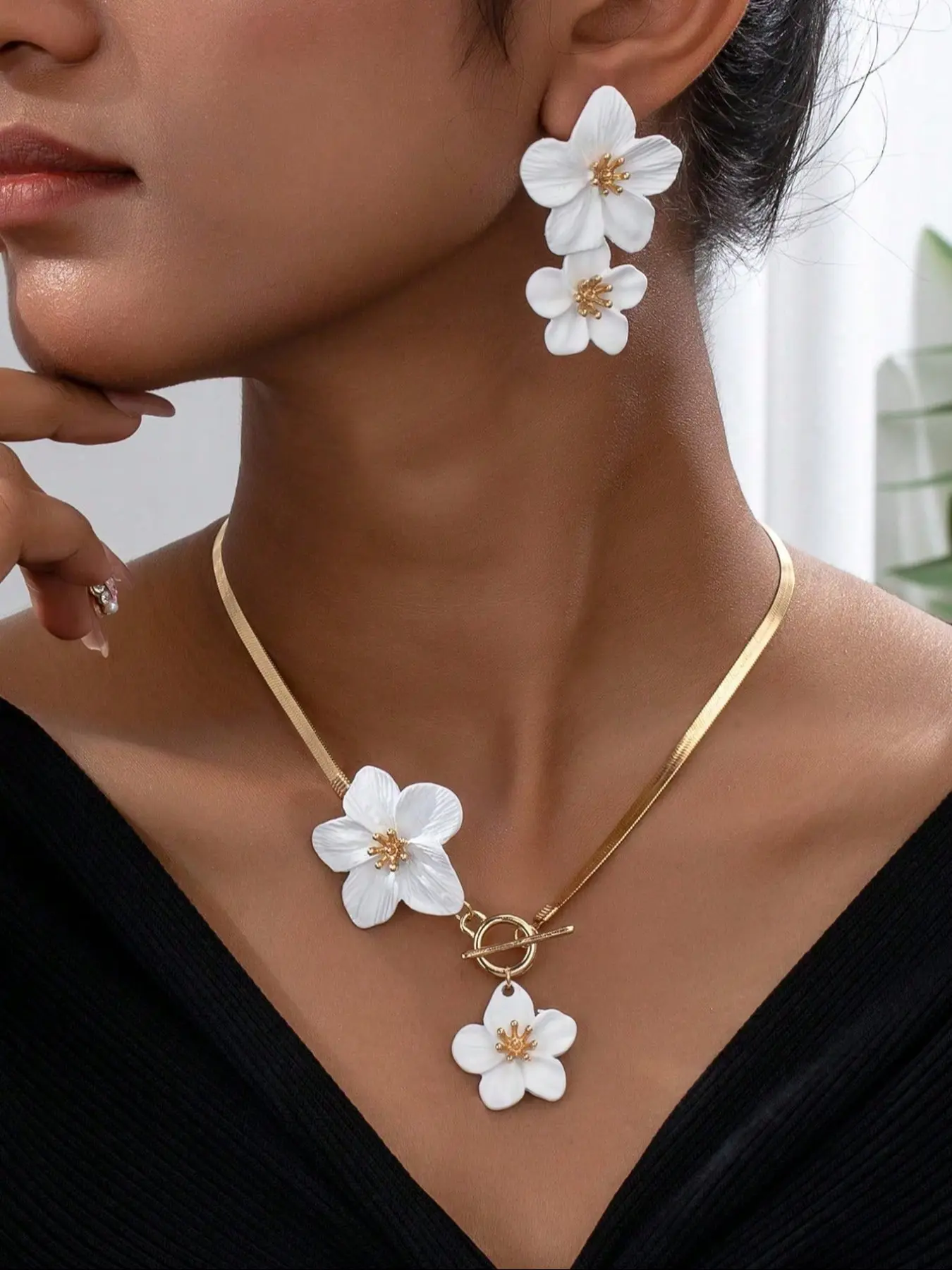 Elegant Floral Pattern Pendant Necklace & Earrings Set for Women, Elegant Jewelry Set, Fashionable Jewelry Set, Matching Jewelry Set, Necklaces Earrings Set, Perfect Gift for Wife Girlfriend, Ideal for Parties Travel Holidays