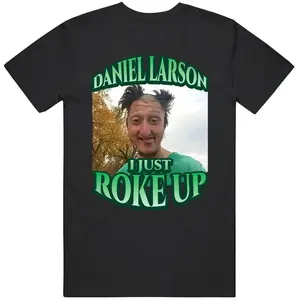 Men's Short Sleeve T-Shirt with Daniel Larson Selfie Graphic, Funny Meme Joke, 100% Cotton Streetwear Crewneck
