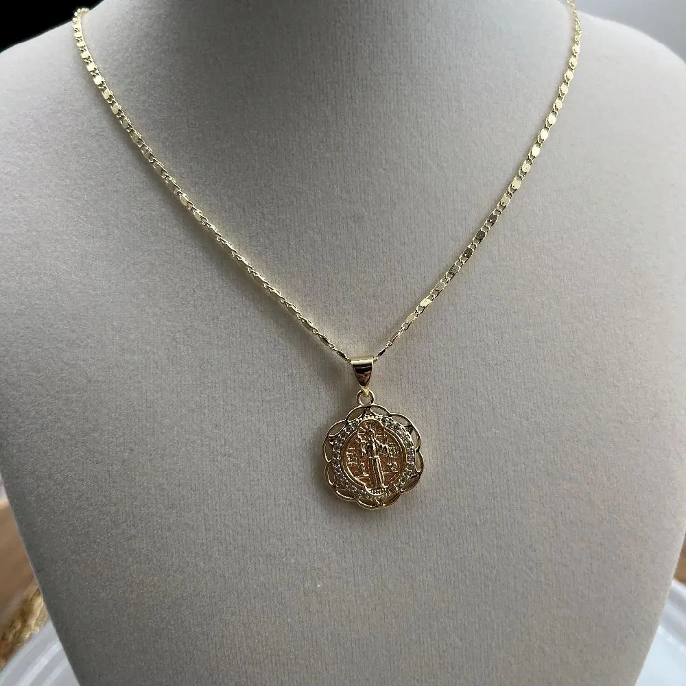 (8)   #1  san benito new pendant and 20 inches mirror chain.   14K