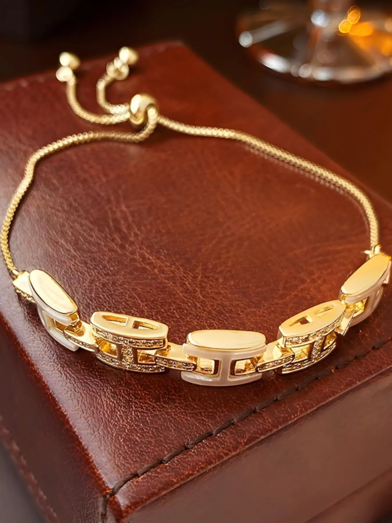 Zircon Letter H Bracelet, Elegant and Stylish Handcrafted Jewelry, Perfect Gift for Fashion Lovers and Special Occasions, Exquisite Trendy Bracelet, Beautiful Bracelets