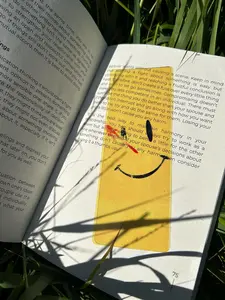 Watch SMILE Men - Comic-Inspired Bookmark, Watchmen Design, Perfect Gift for Comic Book Fans, Unique Superhero Book Marker for Book Lovers