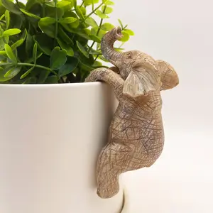 Resin Climbing Elephant Planter Hugger, Hanging Flower Pot sculpture for Garden Fence Balcony Patio & Yard, Cute Elephant Ornament for Home Decor