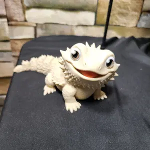 3D-printed articulated bearded dragon