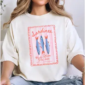Retro sardine T-shirt, unisex T-shirt with retro fish tattoo design, fashionable and aesthetically pleasing top, fun unisex T-shirt, foodie T-shirt