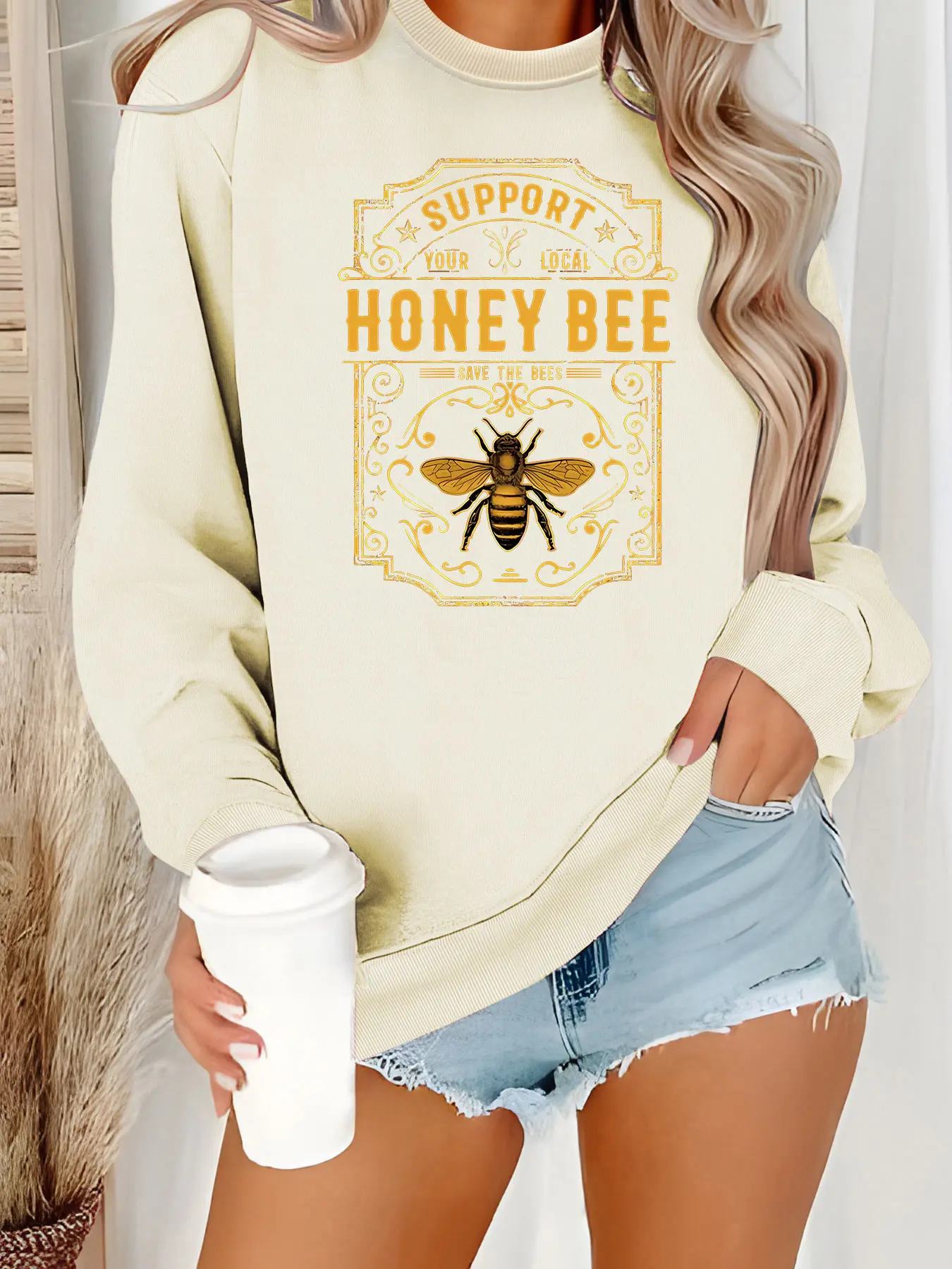 Women's Casual Bee Pattern Sweatshirt, Soft Long Sleeve Crewneck, Comfortable All-Season Wear, Durable Polyester Fabric