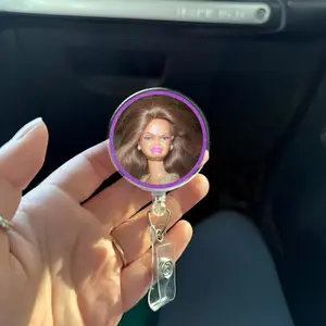 Funny Disgusted Doll Face Sparkly Retractable Badge Reel Cute Meme Expression Acrylic ID Holder For Nurses Doctors Medical Students Accessory