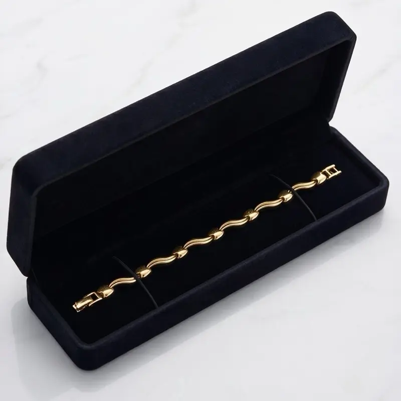 Elegant Women's Gold Bracelet Luxury Fashion Jewelry in Velvet Box Perfect for Special Occasions