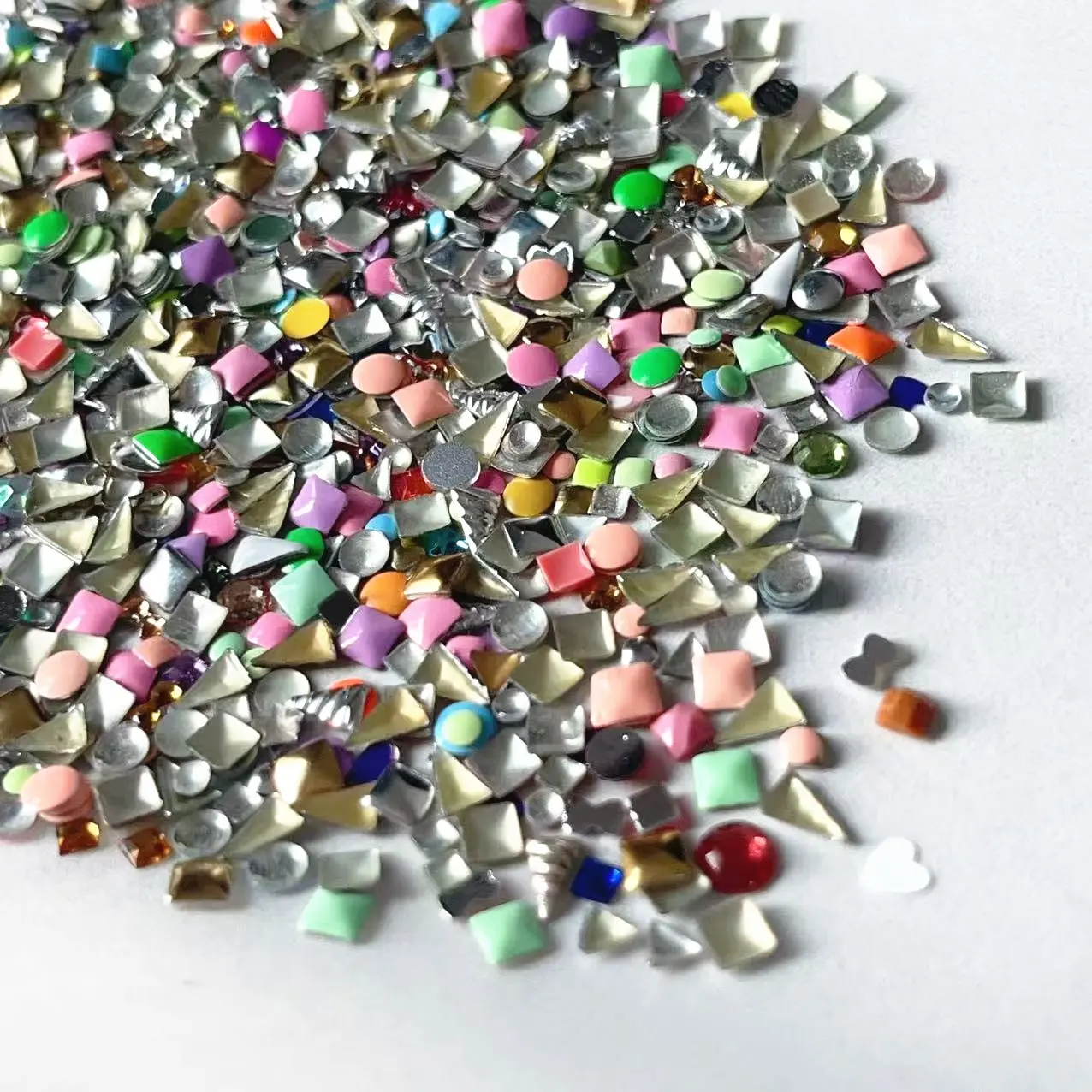 10g Mixed Color Nail Art Studs, Small Size Nail Accessories, DIY Nail Decorations, Essential for Trendy Nails, Fun and Stylish Design