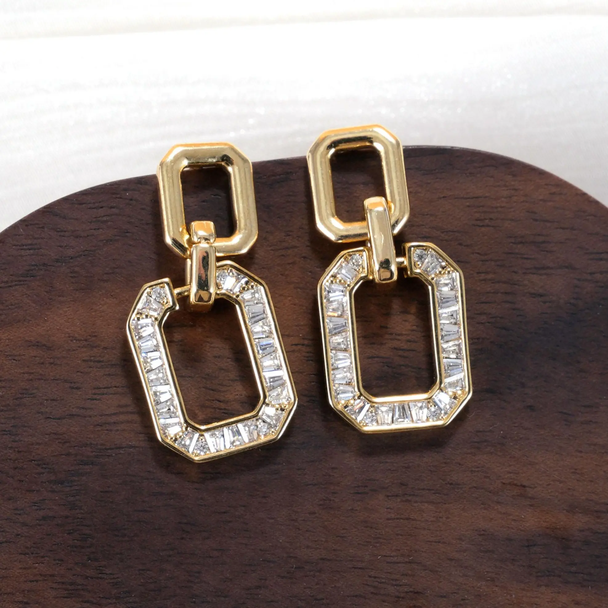 Women's Elegant Geometric Chain Link Drop Earrings, 925 Silver Post, Modern Rectangular Design with Inlaid CZ Stones, Polished Gold-Tone, Minimal Luxury Feel, for Daily & Dressy Occasions, Cubic Zirconia Earrings