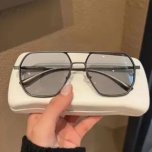 1 Pair Square Photochromic Fashion Glasses for Men and Women - Metal Frame, PC Lenses, Perfect for Travel and Driving, Stylish Transition Lenses |   Fashion Glasses |   Metallic Frame Eyewear