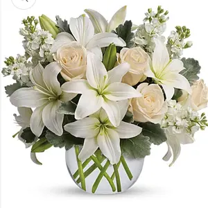 Isle Of White : lilies and roses Bouquet Decor