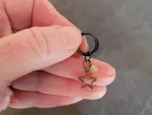 18g Bronze Star Black Hinged Clicker Ring Hoop Dangle Charm Helix Rook Conch Daith Tragus Earring cartilage piercing ear 10mm goth alt punk