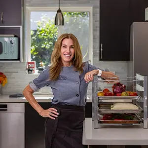 CounterCool by Laura's Gourmet is the only solution for cooks, chefs, bakers, food trucks, campers, and farmer's market vendors. Sheet trays are organized in the five rack system, weighs under five pounds for easy mobility and collapses effortlessly.