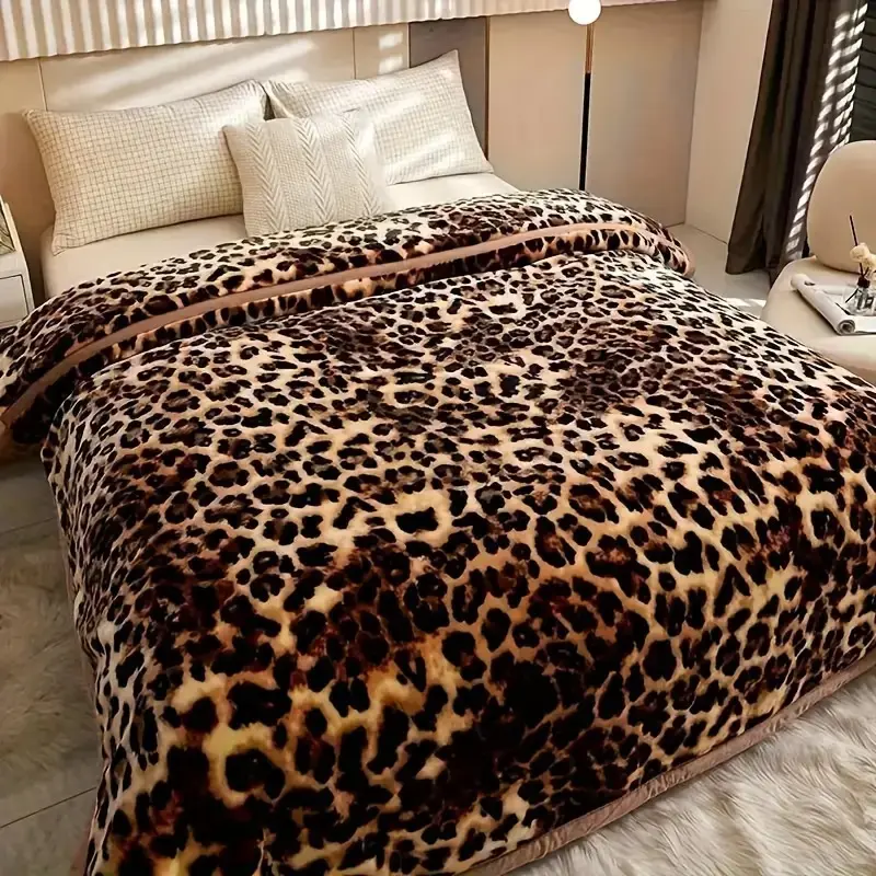 Deluxe Leopard Print Thickened Fleece Blanket - Super Soft All-season Comfort for Bedrooms Living Rooms Dorms & Travel