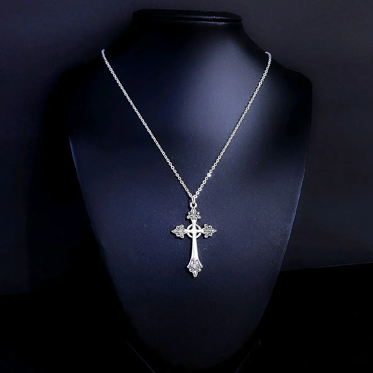 18" Silver Cross Necklace 013