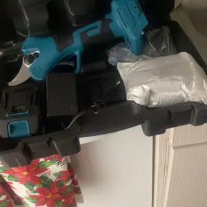 Electric pruning shears, save time and effort, garden pruning tools